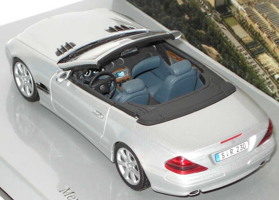 Foto 1:43 Mercedes-Benz SL 500 (R230) brillantsilber-met. Werksedition Werk Bremen Werbemodell Minichamps B66962241