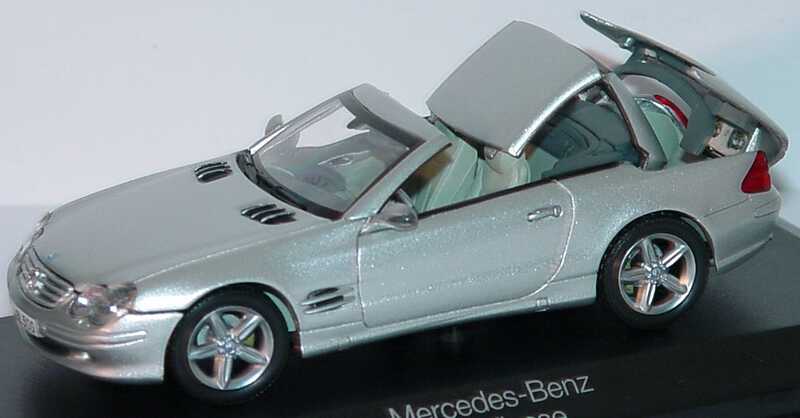 Foto 1:43 Mercedes-Benz SL 500 (R230) brillantsilber-met. mit funktionalem Variodach Werbemodell Norev B66961968