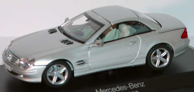 Foto 1:43 Mercedes-Benz SL 500 (R230) brillantsilber-met. mit funktionalem Variodach Werbemodell Norev B66961968