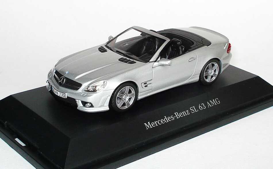 Foto 1:43 Mercedes-Benz SL 63 AMG (R230, Modell 2008) silber-met. Werbemodell Minichamps B66960018
