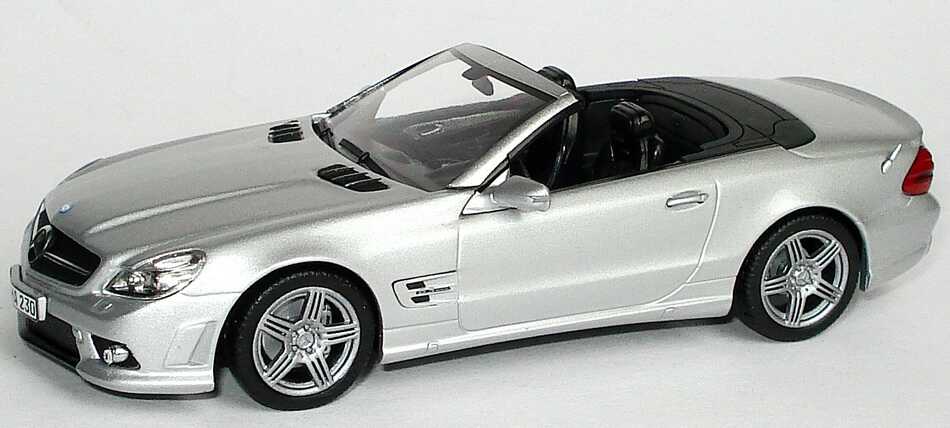 Foto 1:43 Mercedes-Benz SL 63 AMG (R230, Modell 2008) silber-met. Werbemodell Minichamps B66960018