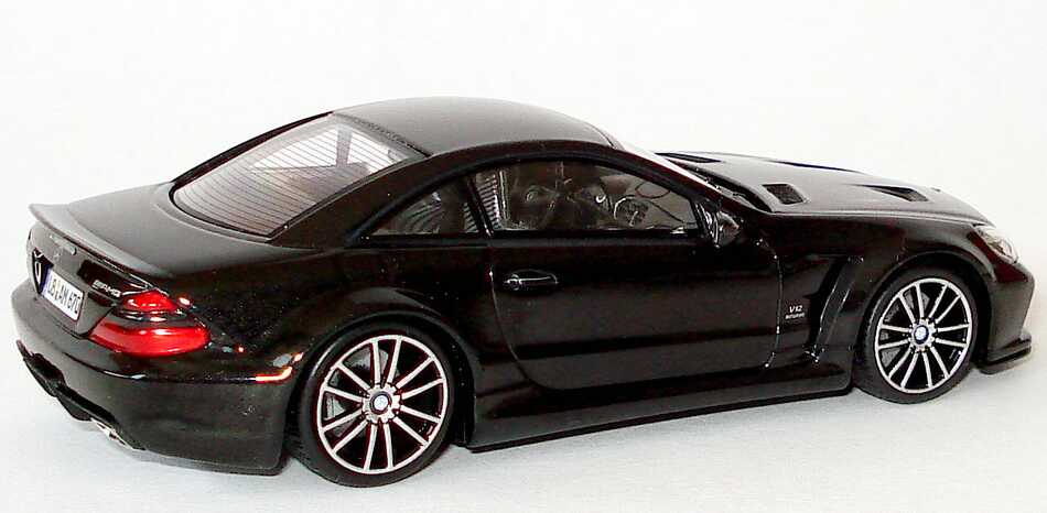 Foto 1:43 Mercedes-Benz SL 65 AMG Black Series (R230, Modell 2008) obsidianschwarz-met. Werbemodell Minichamps B66963951