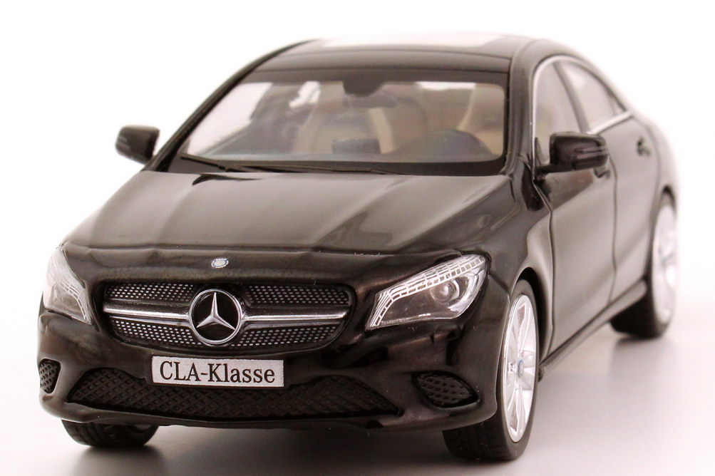 Foto 1:43 Mercedes-Benz CLA-Klasse 2013 (C117) kosmos-schwarz-met. Werbemodell Schuco B66960127