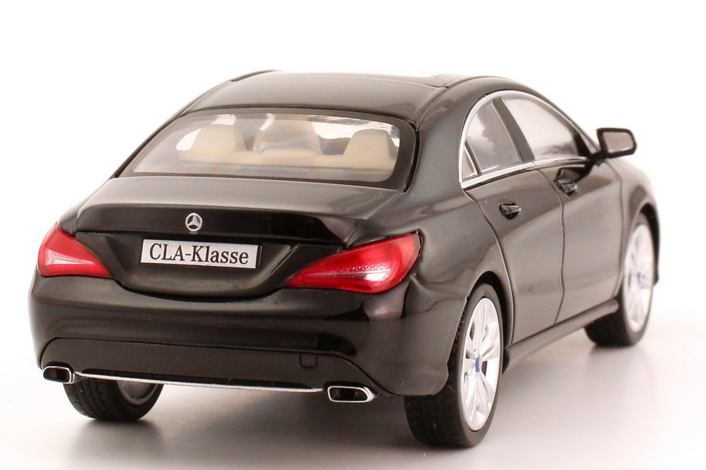 Foto 1:43 Mercedes-Benz CLA-Klasse 2013 (C117) kosmos-schwarz-met. Werbemodell Schuco B66960127