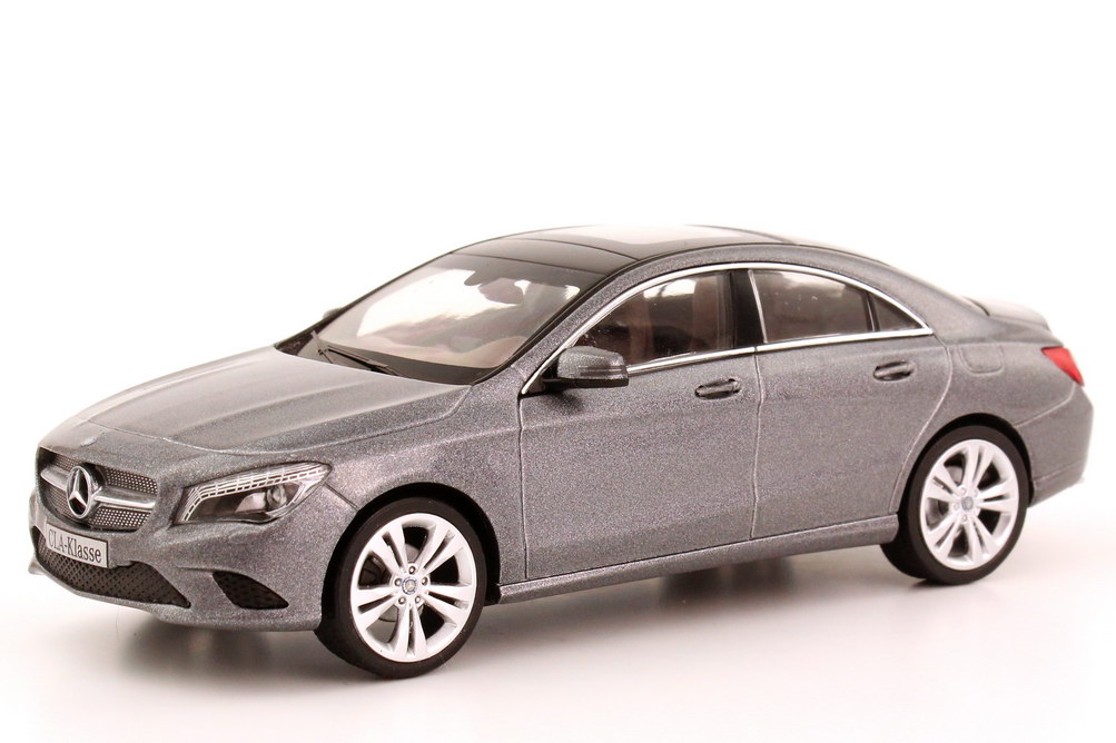 Foto 1:43 Mercedes-Benz CLA-Klasse 2013 (C117) mountain-grau-met. Werbemodell Schuco B66960128