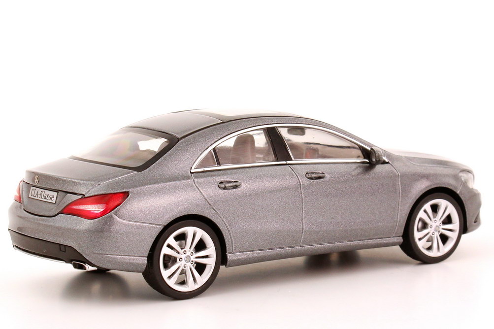 Foto 1:43 Mercedes-Benz CLA-Klasse 2013 (C117) mountain-grau-met. Werbemodell Schuco B66960128