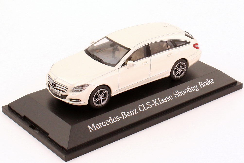 Foto 1:43 Mercedes-Benz CLS Shooting Brake (X218) bright-diamant-weiß Werbemodell Norev B66960113