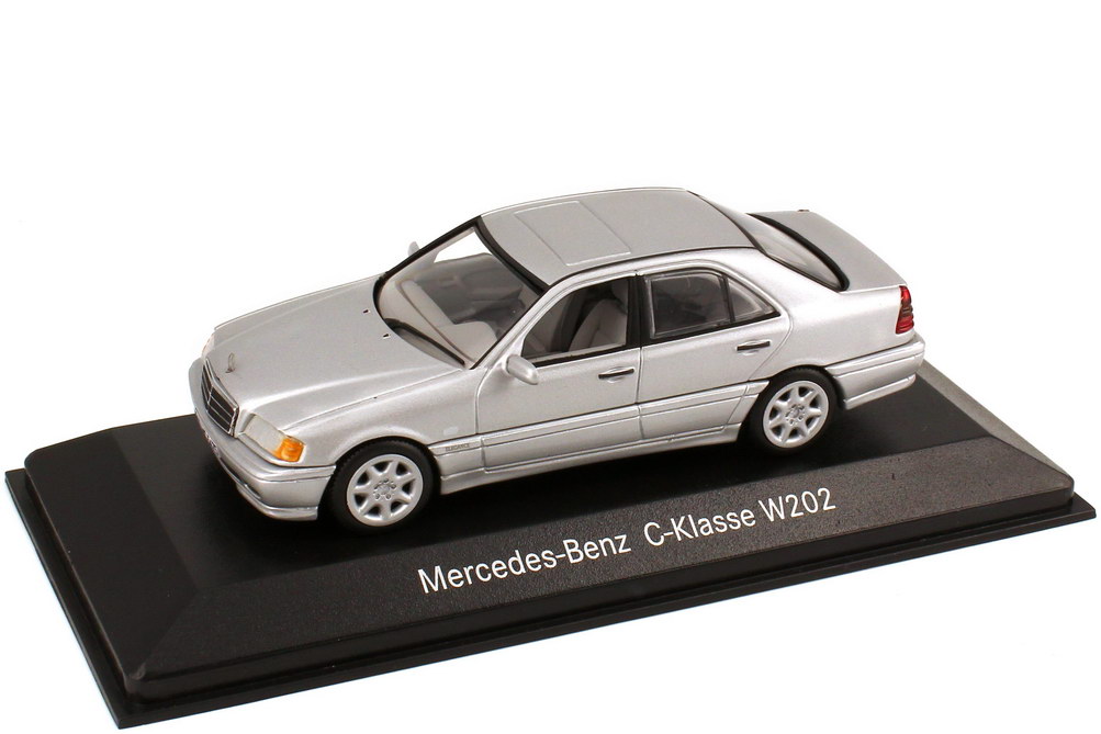 Foto 1:43 Mercedes-Benz C-Klasse C 200 Facelift (W202 MOPF) iridium-silber-met. Werbemodell Minichamps B66040488