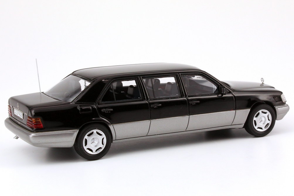Foto 1:43 Mercedes-Benz E-Klasse Langversion E 250 Diesel (W124 / V124 MOPF II) schwarz NEO Scale Models 44305