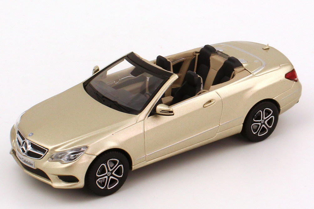 Foto 1:43 Mercedes-Benz E-Klasse Cabrio 2013 (A207 MOPF) argonit-silber-met. Werbemodell Kyosho B66960194