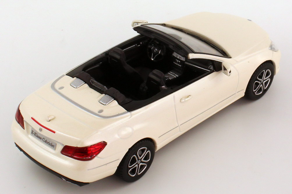 Foto 1:43 Mercedes-Benz E-Klasse Cabrio 2013 (A207 MOPF) diamant-weiß-met. Werbemodell Kyosho B66960195