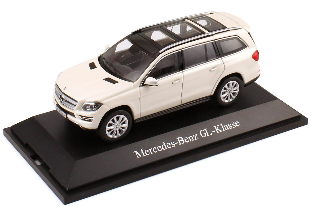Foto 1:43 Mercedes-Benz GL-Klasse 2012 (X166) diamant-weiß-met. Werbemodell Norev B66960094