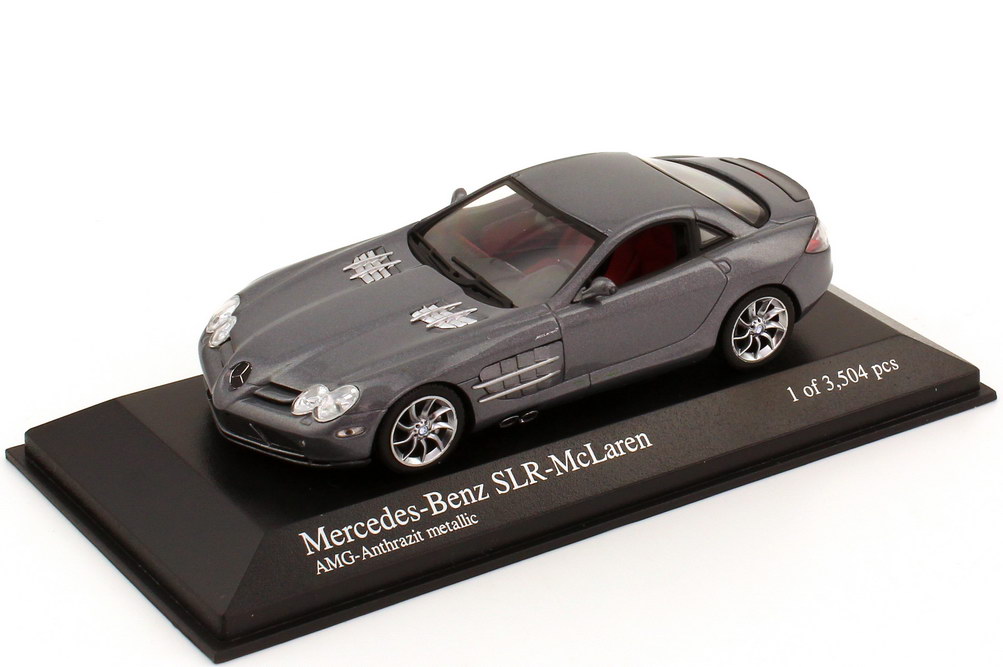 Foto 1:43 Mercedes-Benz SLR McLaren (C199) AMG-anthrazit-met. T-Systems CeBIT 2007 Minichamps 400033022