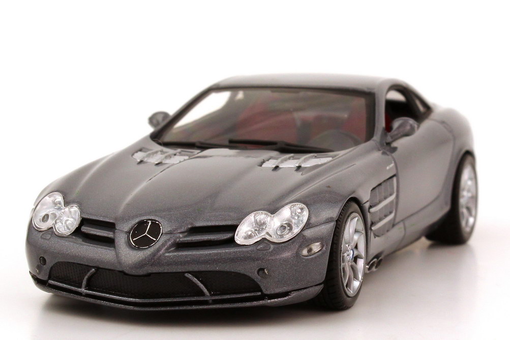 Foto 1:43 Mercedes-Benz SLR McLaren (C199) AMG-anthrazit-met. T-Systems CeBIT 2007 Minichamps 400033022