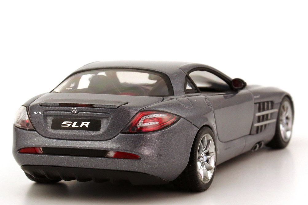 Foto 1:43 Mercedes-Benz SLR McLaren (C199) AMG-anthrazit-met. T-Systems CeBIT 2007 Minichamps 400033022