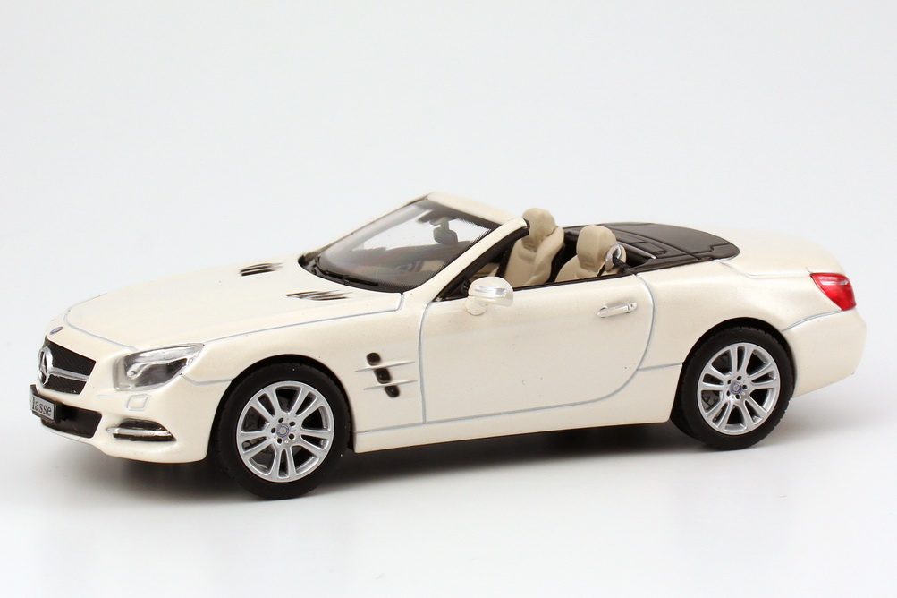 Foto 1:43 Mercedes-Benz SL-Klasse 2012 (R231) diamant-weiß-met. bright Werbemodell Norev B66960104