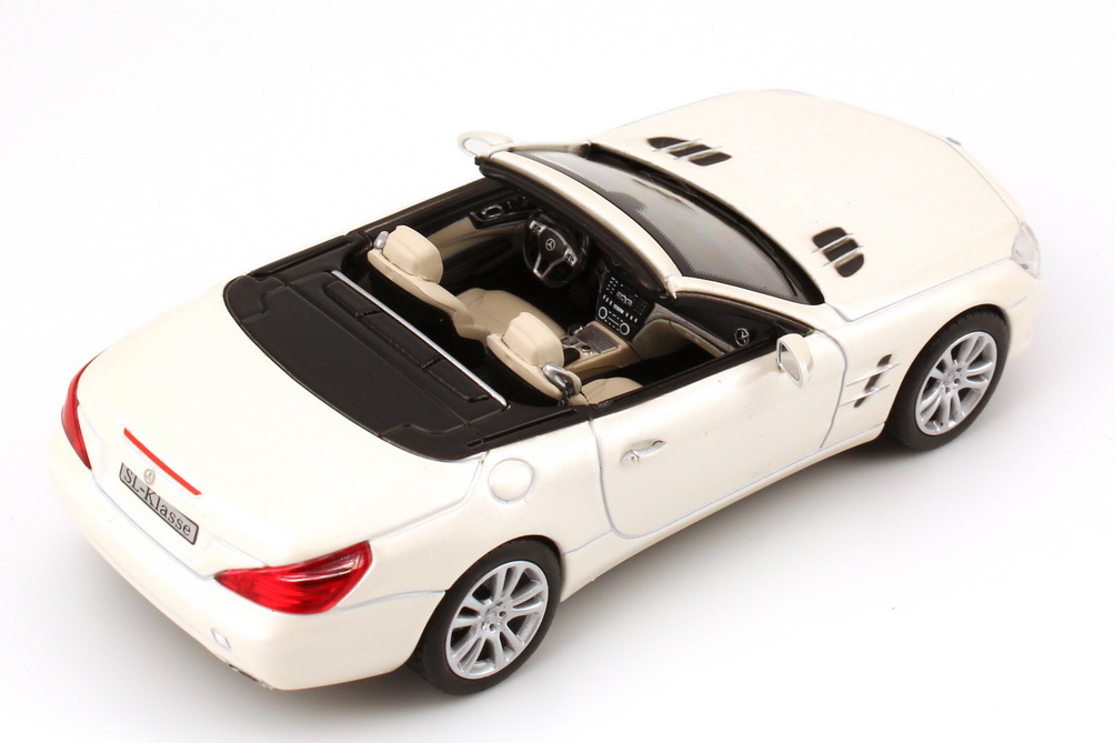 Foto 1:43 Mercedes-Benz SL-Klasse 2012 (R231) diamant-weiß-met. bright Werbemodell Norev B66960104