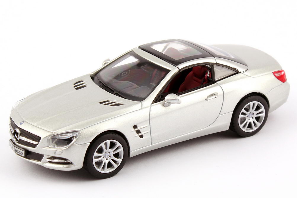 Foto 1:43 Mercedes-Benz SL-Klasse 2012 (R231) iridium-silber-met. Werbemodell Norev B66960103
