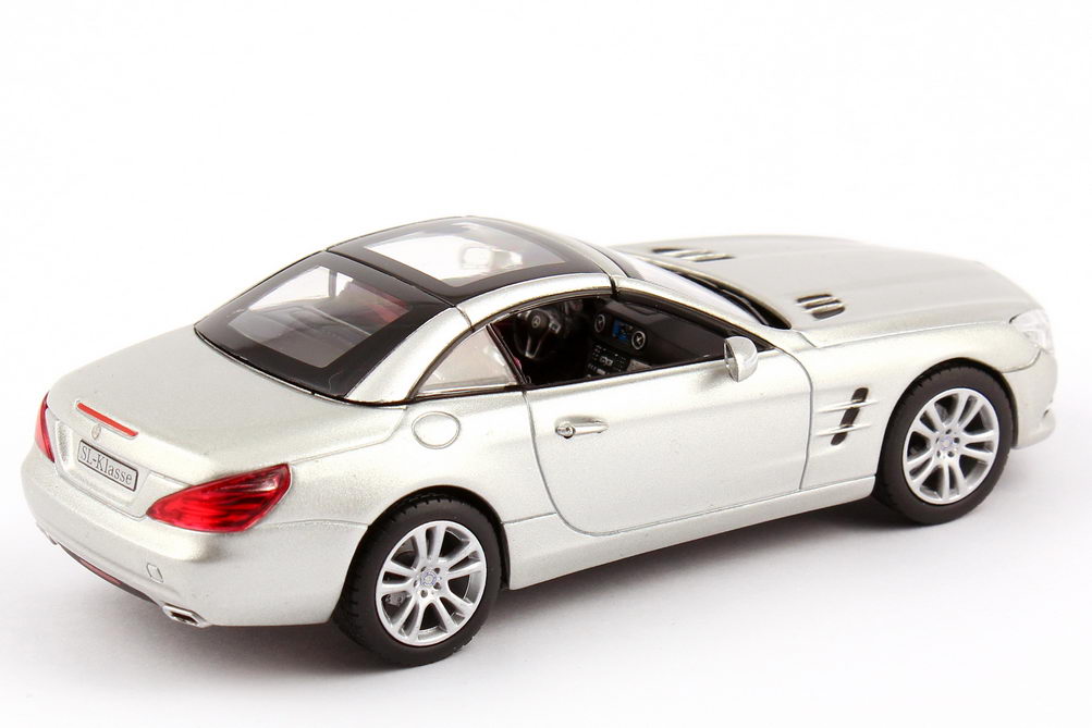 Foto 1:43 Mercedes-Benz SL-Klasse 2012 (R231) iridium-silber-met. Werbemodell Norev B66960103