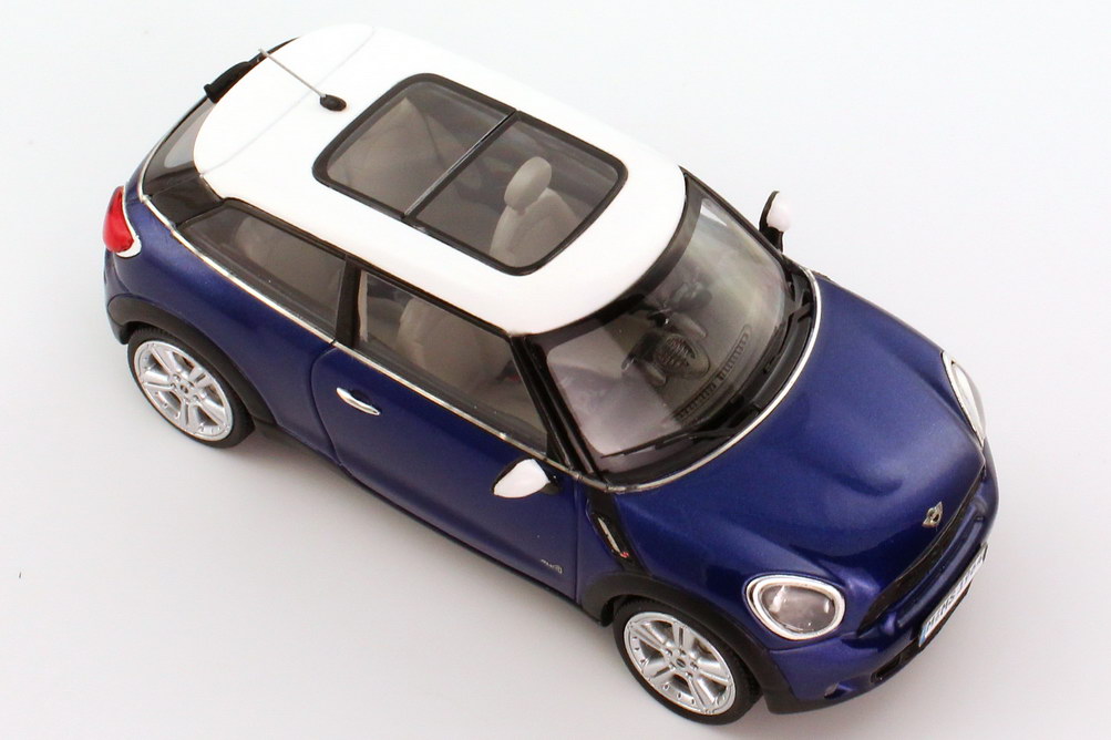 Foto 1:43 Mini Paceman Cooper S ALL4 (R61) starligh-blue-met., Dach weiß Werbemodell BMW-Group 80422318652