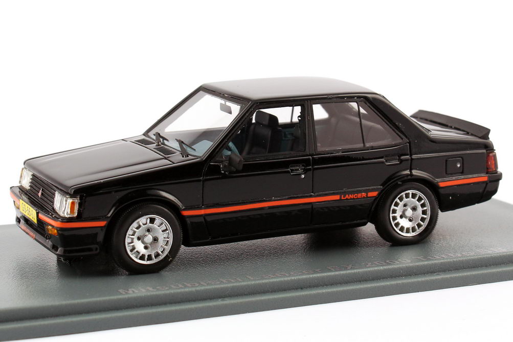 Foto 1:43 Mitsubishi Lancer EX 2000 Turbo SB schwarz NEO Scale Models 45256