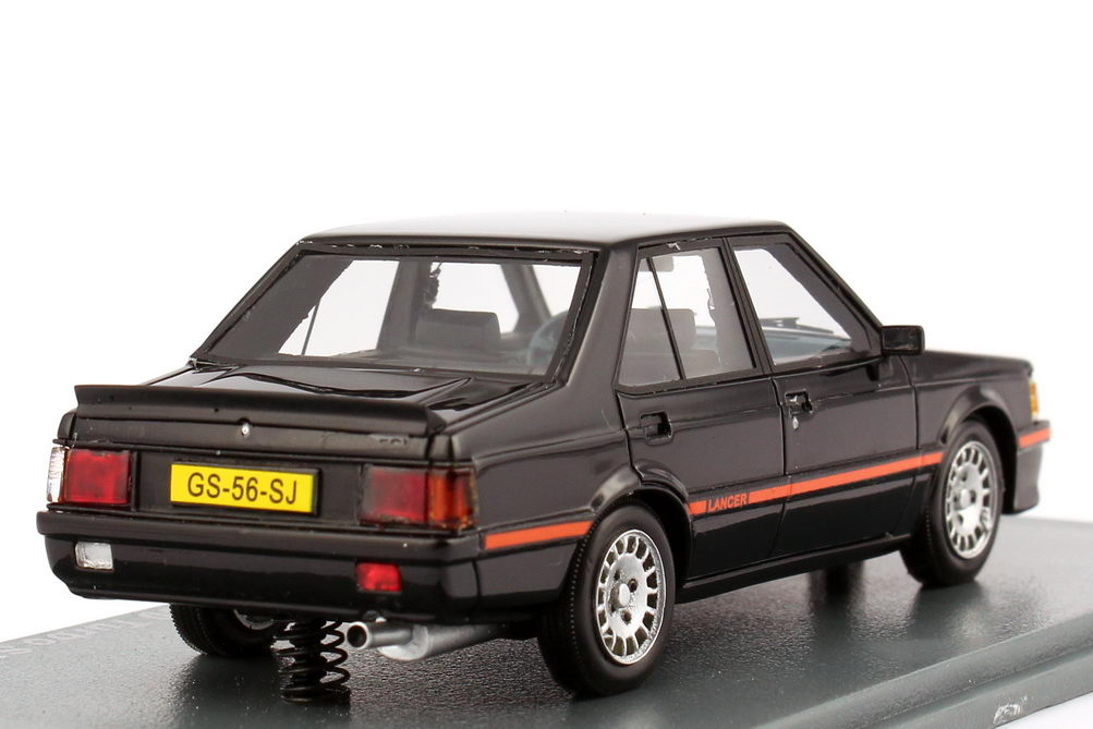 Foto 1:43 Mitsubishi Lancer EX 2000 Turbo SB schwarz NEO Scale Models 45256