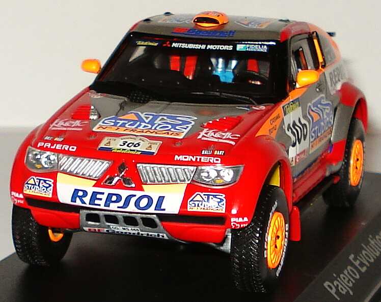Foto 1:43 Mitsubishi Pajero Evolution Rallye Paris Dakar 2005 Repsol, ATS Studios Nr.306, Peterhansel/Cottret Werbemodell Siegerfahrzeug Norev MME50100