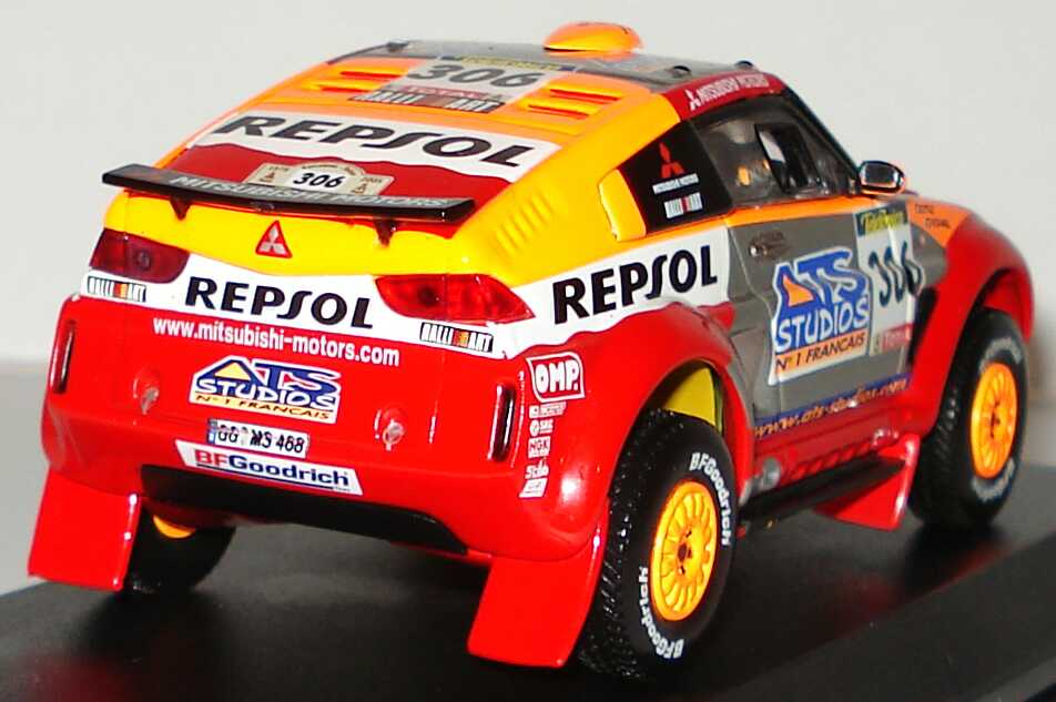 Foto 1:43 Mitsubishi Pajero Evolution Rallye Paris Dakar 2005 Repsol, ATS Studios Nr.306, Peterhansel/Cottret Werbemodell Siegerfahrzeug Norev MME50100