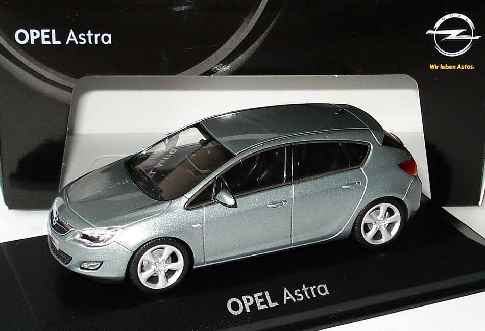 MiniChamps - 1:43 - Opel Astra J - 5 portes - Catawiki