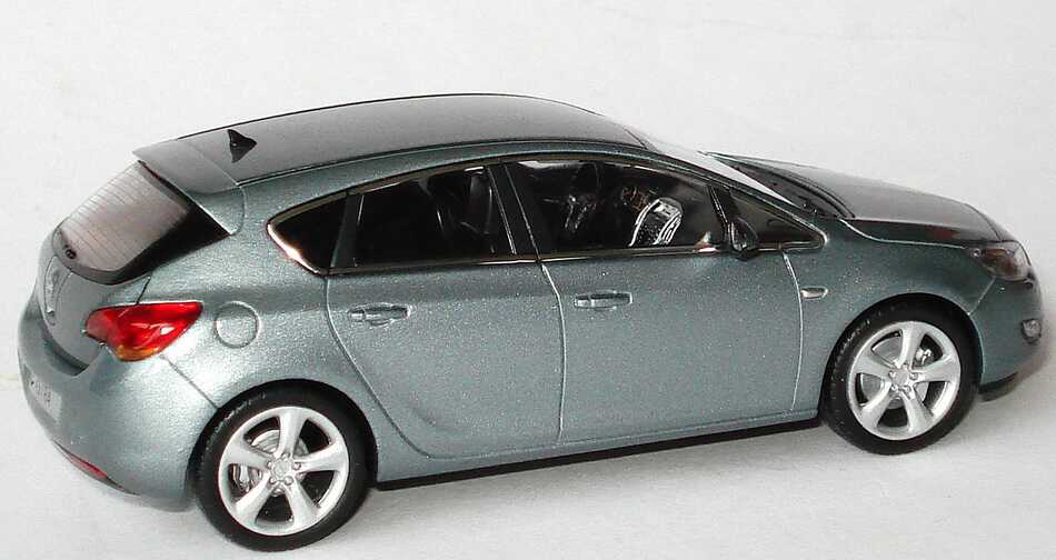 MiniChamps - 1:43 - Opel Astra J - 5 portes - Catawiki