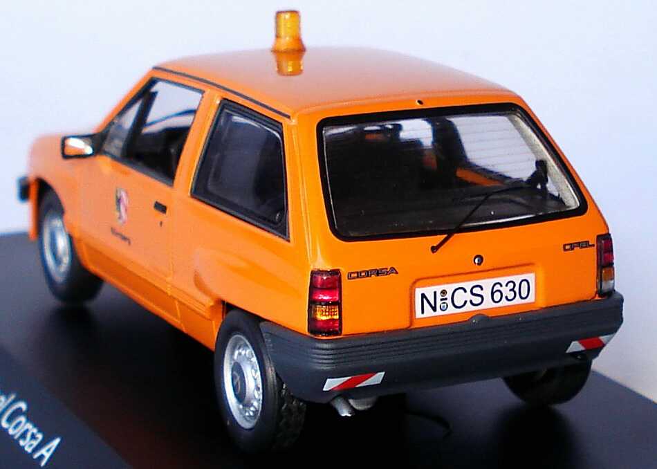 Foto 1:43 Opel Corsa A orange kommunal Stadt Nürnberg Schuco 03413