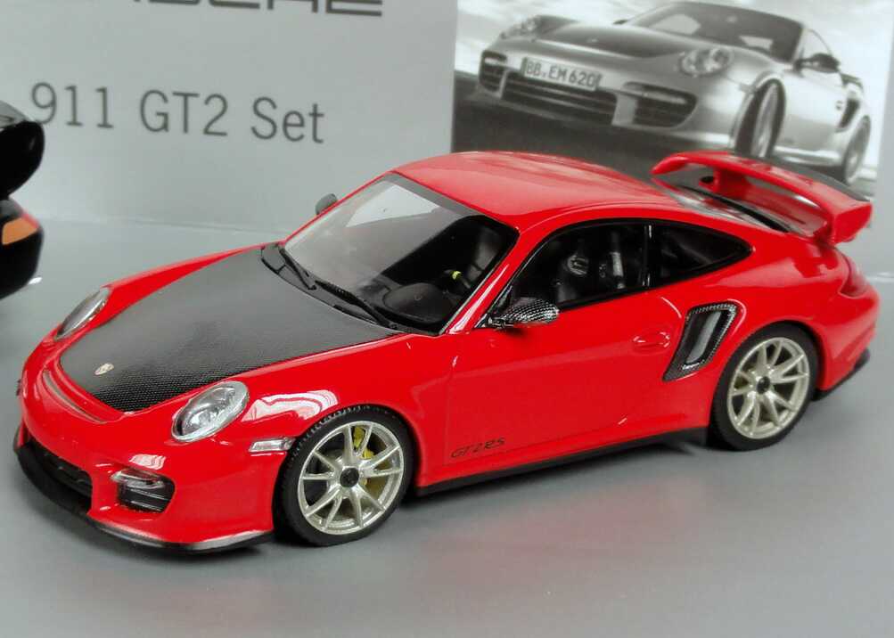 Foto 1:43 Porsche 911 GT2 Set (911 GT2 1995 schwarz + 911 GT2 RS 2010 indischrot) Werbemodell Minichamps WAP020SET27