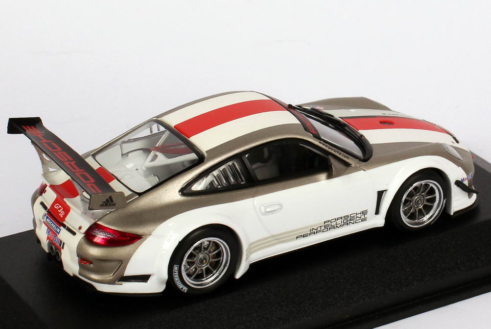 Foto 1:43 Porsche 911 GT3 R (997) 2010 weiß, grau, rot Porsche Intelligent Performance Werbemodell Minichamps WAP0200190C