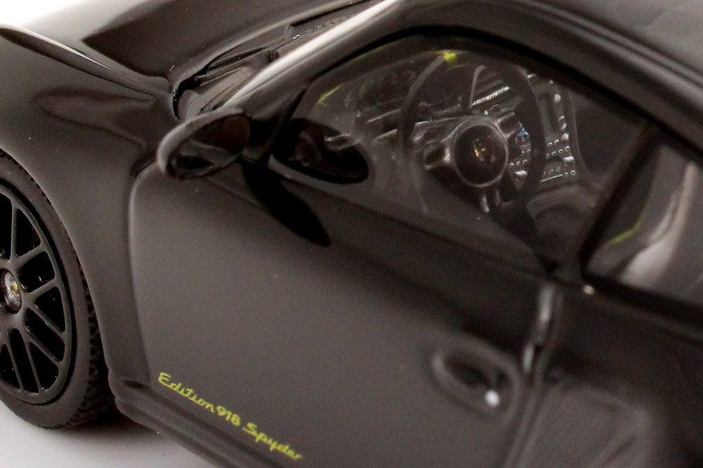 Foto 1:43 Porsche 911 turbo S (997) Edition 918 Spyder schwarz-met. Werbemodell - 1 of 918 Minichamps WAP0201020D