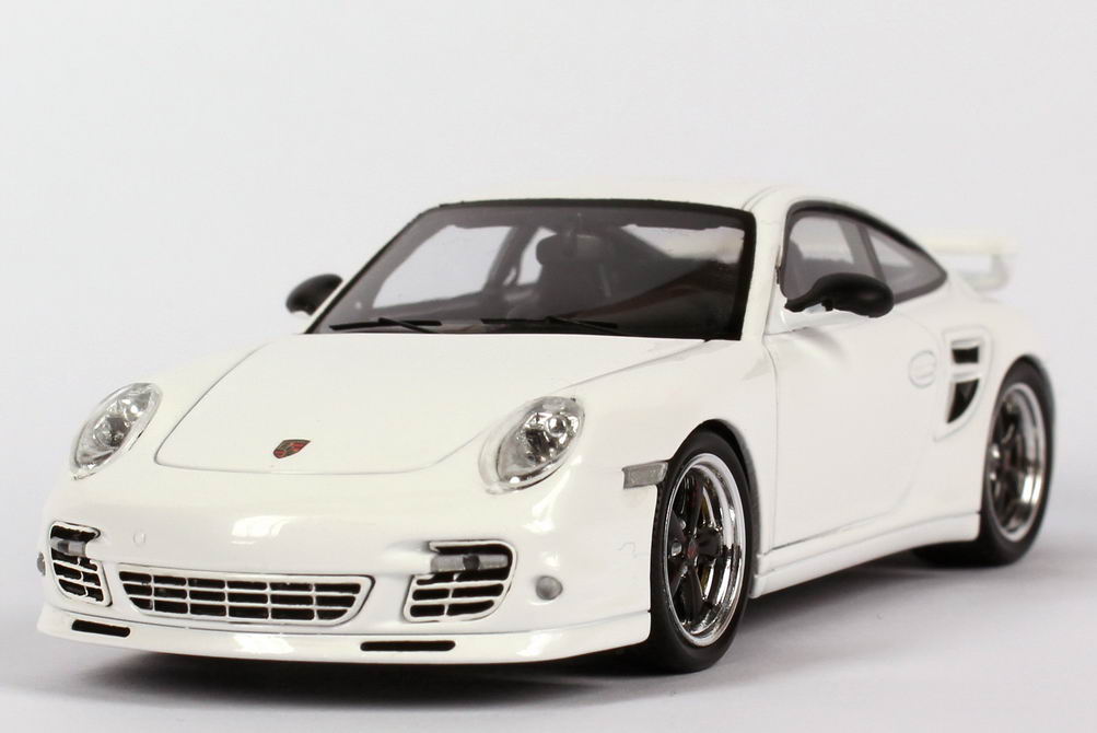 Foto 1:43 Porsche 911 turbo S Tequipment (997, Modell 2010) weiß Werbemodell Spark WAP0200290C