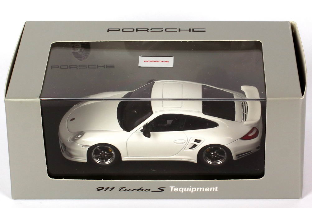 Foto 1:43 Porsche 911 turbo S Tequipment (997, Modell 2010) weiß Werbemodell Spark WAP0200290C