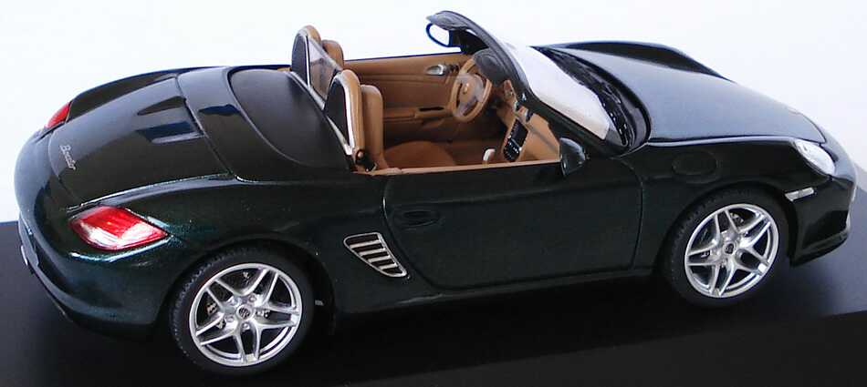 Foto 1:43 Porsche Boxster (987, Modell 2009) racinggreen-met. Werbemodell Schuco WAP02000619