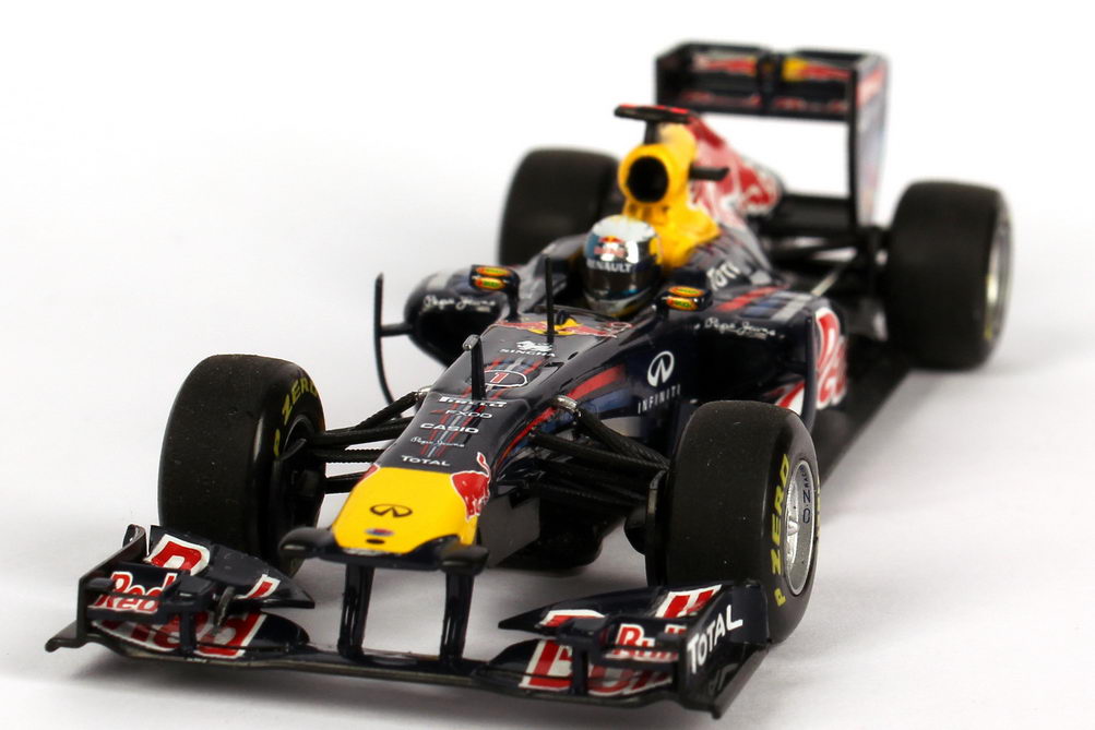 Foto 1:43 Red Bull Racing Renault RB7 Formel 1 2011 Nr.1, Sebastian Vettel Minichamps 410110001