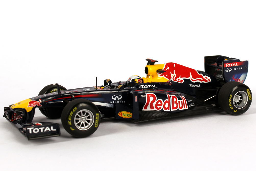 Foto 1:43 Red Bull Racing Renault RB7 Formel 1 2011 Nr.1, Sebastian Vettel Minichamps 410110001