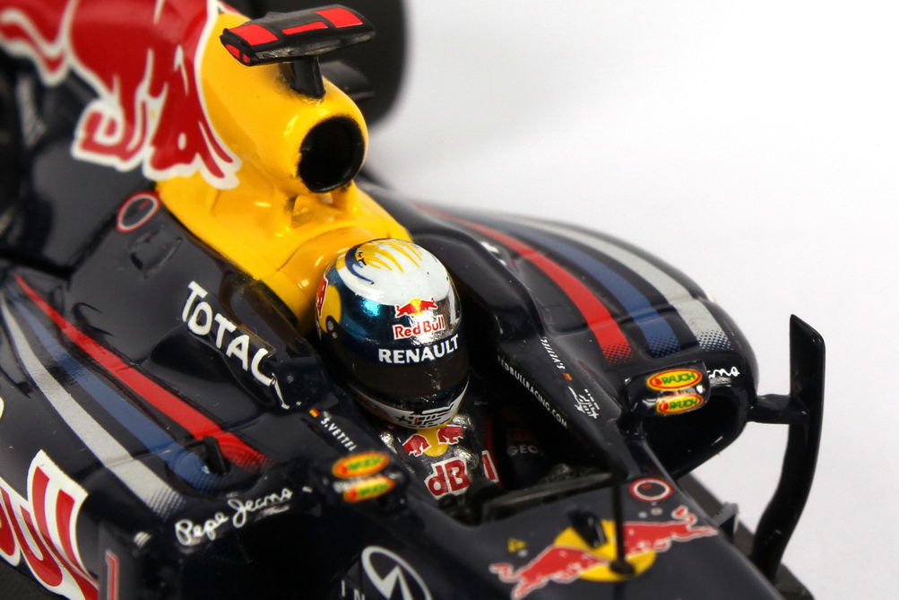 Foto 1:43 Red Bull Racing Renault RB7 Formel 1 2011 Nr.1, Sebastian Vettel Minichamps 410110001