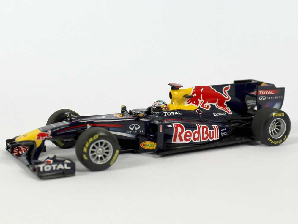 Foto 1:43 Red Bull Racing Renault Showcar Formel 1 2011 Nr.1, Sebastian Vettel Minichamps 410110071