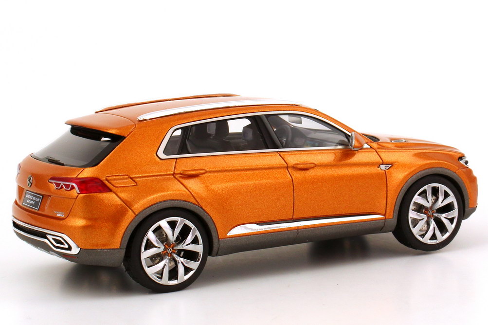 Foto 1:43 VW CrossBlue Coupé Concept-Car (Shanghai Motor Show 2013) gold-orange-met. Werbemodell Looksmart 000099300AE578