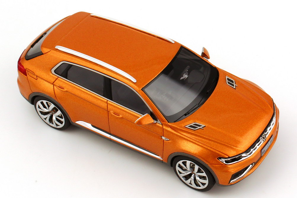 Foto 1:43 VW CrossBlue Coupé Concept-Car (Shanghai Motor Show 2013) gold-orange-met. Werbemodell Looksmart 000099300AE578