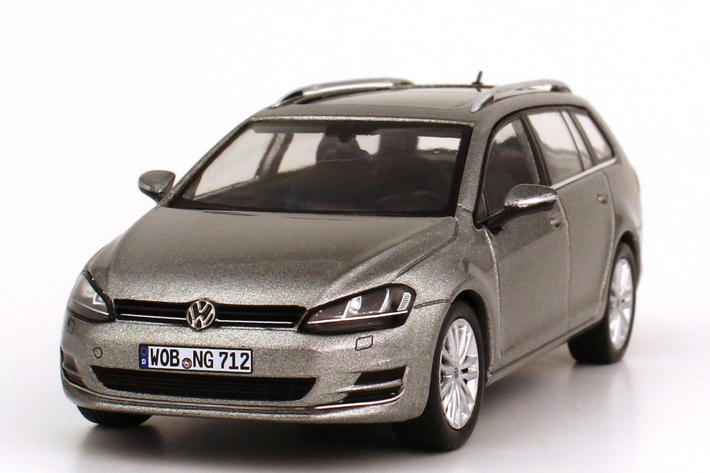 Shop für gebrauchte Modellautos - VW Golf 7 Variant  silbermetallic