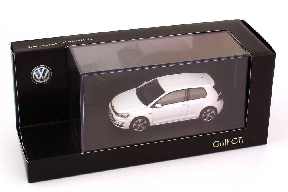 Foto 1:43 VW Golf VII GTI 2013 2türig oryx-weiß-perleffekt Werbemodell herpa 5G3099300AUJV