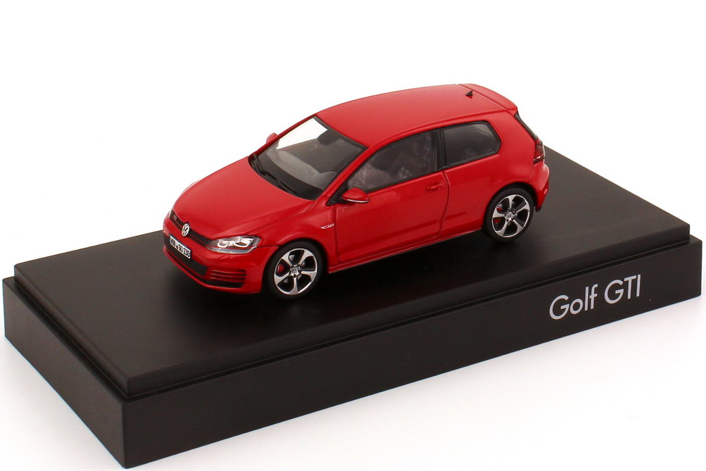 Foto 1:43 VW Golf VII GTI 2013 2türig tornado-rot Werbemodell herpa 5G3099300ABFC