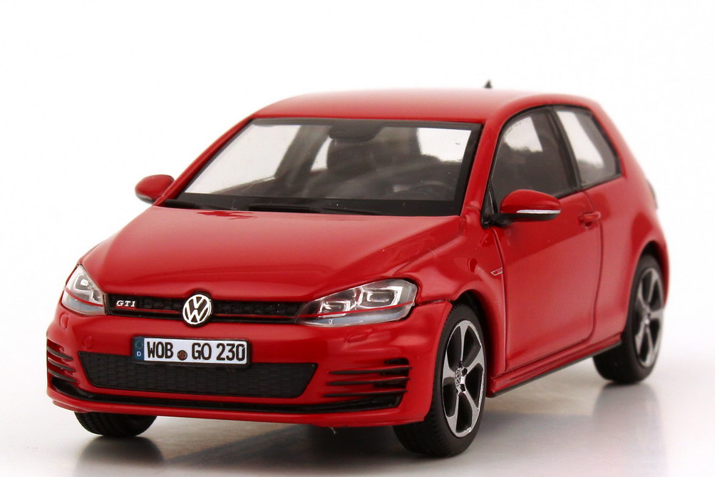 Foto 1:43 VW Golf VII GTI 2013 2türig tornado-rot Werbemodell herpa 5G3099300ABFC
