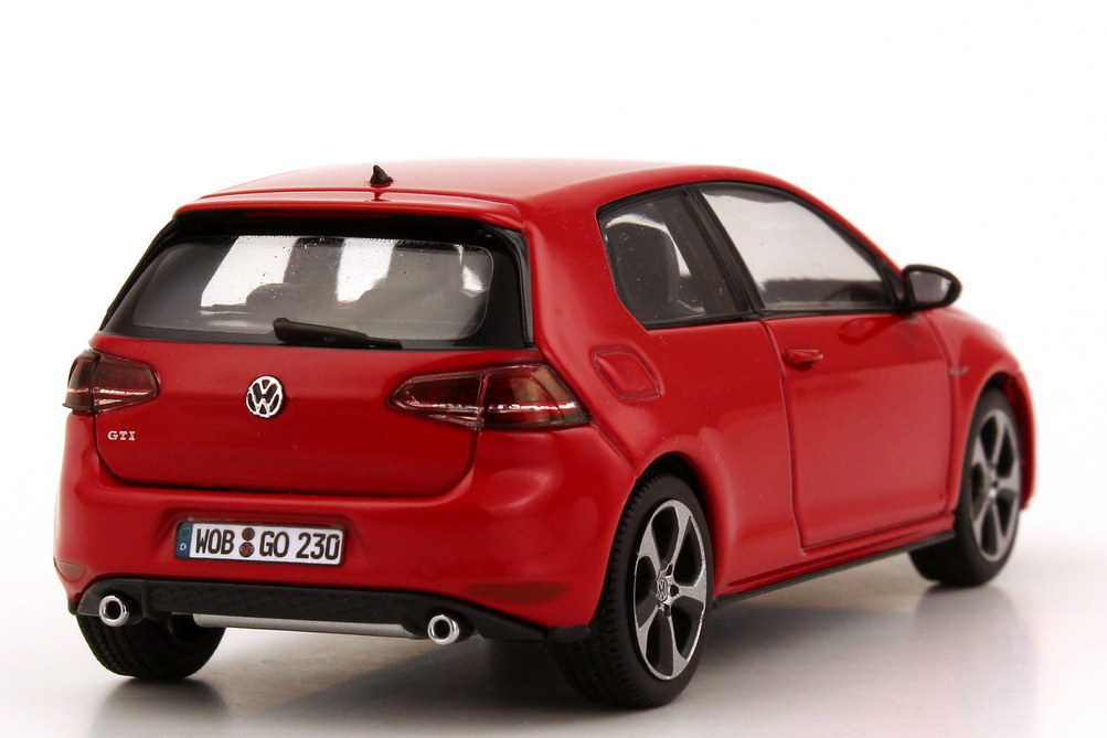 Foto 1:43 VW Golf VII GTI 2013 2türig tornado-rot Werbemodell herpa 5G3099300ABFC