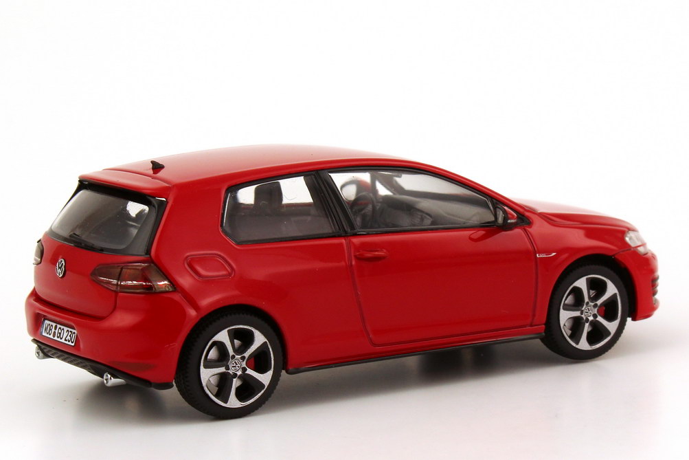Foto 1:43 VW Golf VII GTI 2013 2türig tornado-rot Werbemodell herpa 5G3099300ABFC