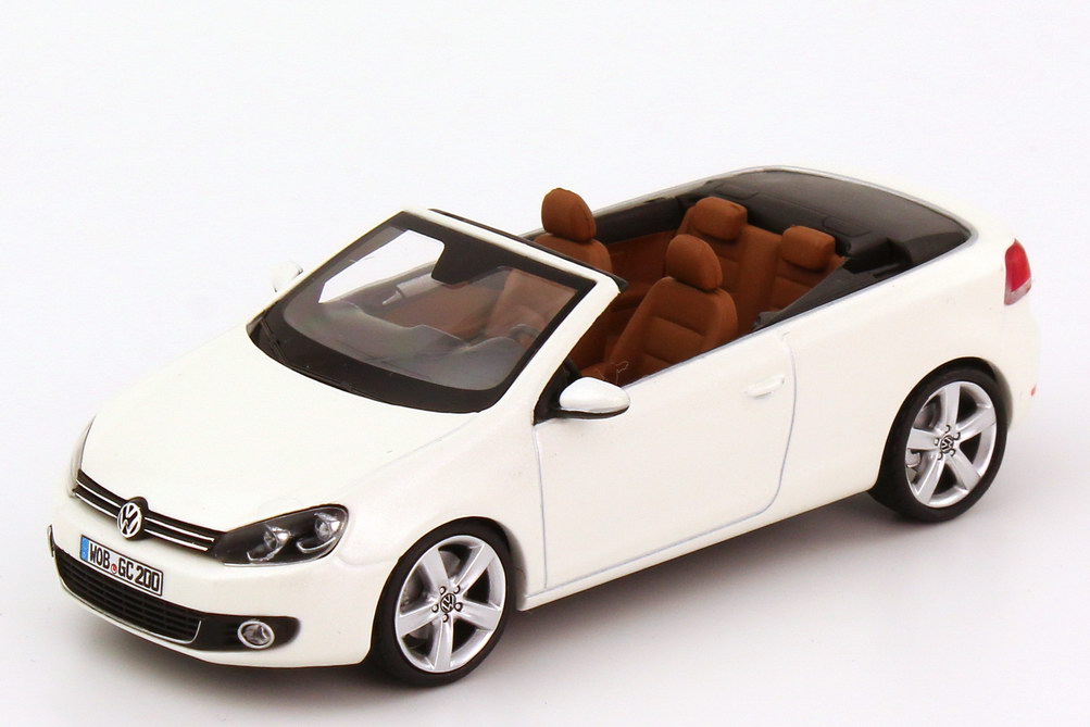 Foto 1:43 VW Golf VI Cabrio oryx-weiß-perlmutteffekt Werbemodell Schuco 5K70993000K1
